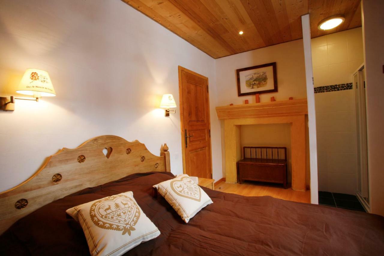 Chez Le Marquis Du Pontet Apartment